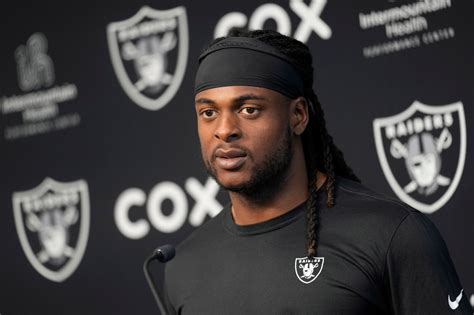 Assault charge dropped against Raiders’ Davante Adams for shoving photographer